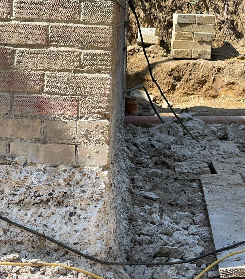 Hydraulic Diamond Sawing