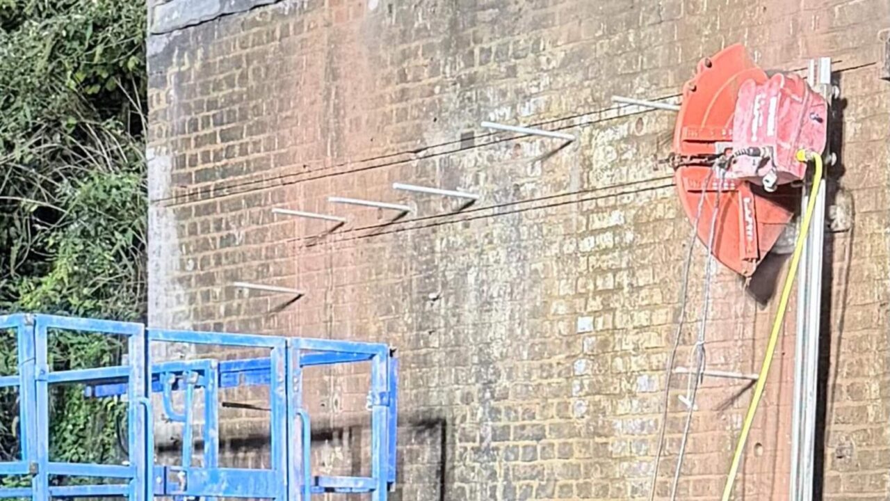 Night-Time Track Sawing for Structural Steel Installation